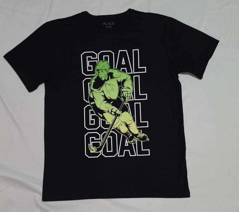 The Children's Place Boys Hockey Player Graphic T-Shirt Large 10/12
